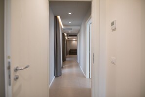 Memory-foam beds, in-room safe, desk, blackout curtains - Airone City Hotel (Catania)