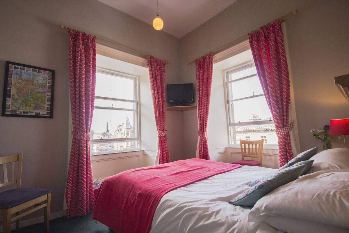 Basic Double Room | Blackout curtains, iron/ironing board, free WiFi, bed sheets