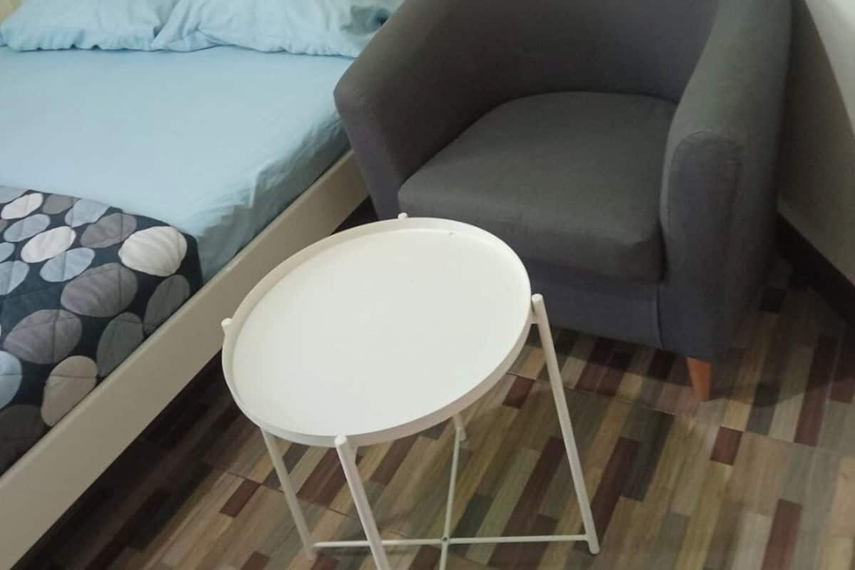 Desk, free WiFi