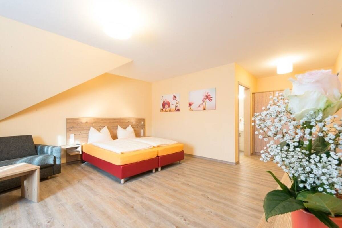 comfort quadruple room, ensuite (sofa)