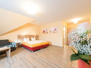 Comfort-Vierbettzimmer, mit Bad (SOFA)