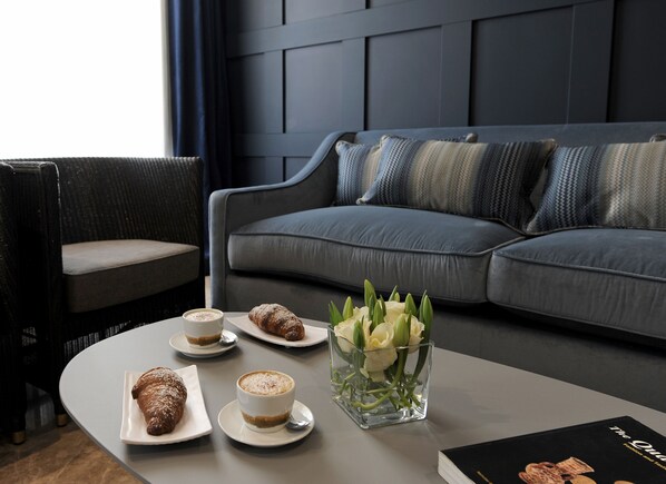 Bar (on property) - De Vilhena Boutique Hotel (Valletta)