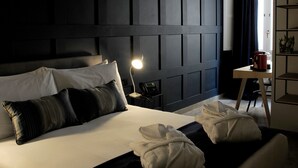 Superior Premium Double Room | Premium bedding, in-room safe, desk, blackout curtains - De Vilhena Boutique Hotel (Valletta)