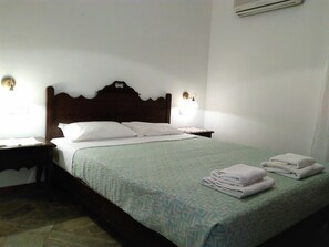 Apartment, 1 Bedroom | 1 bedroom, in-room safe, individually furnished, laptop workspace