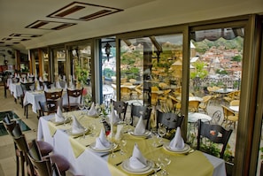 Breakfast, lunch, dinner served; Eastern European cuisine