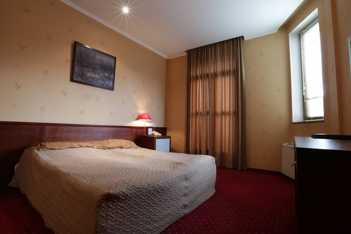In-room safe, desk, laptop workspace, WiFi (free)