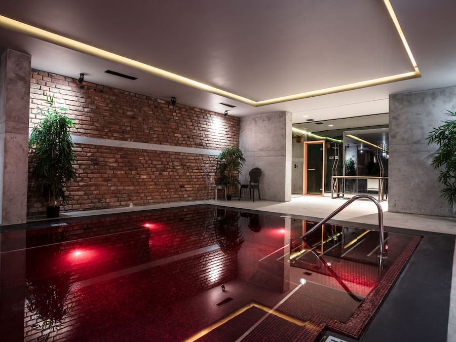 Een sauna, een stoombad, een Turks bad/hammam, lichaamsbehandelingen