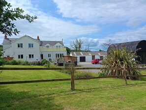 Exterior - Pantysgyfarnog (Carmarthen)