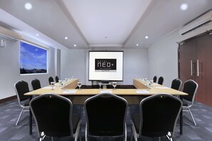 Meeting facility - Hotel Neo+ Balikpapan by Aston (Balikpapan)