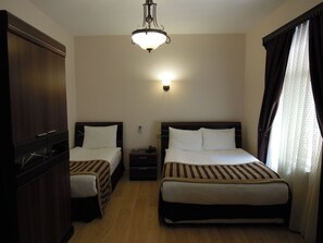 三人房 | 客房内保险箱、办公桌、隔音、免费婴儿床