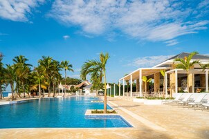 5 outdoor pools, open 8 AM to 7:00 PM, pool umbrellas, sun loungers