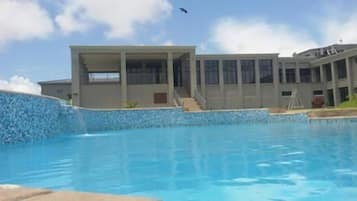 Udendørs pool