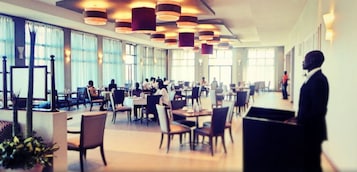 Café da manhã inglês grátis todos os dias