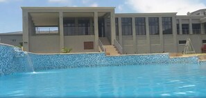 Outdoor pool - Grand Palace Hotel (Mzuzu)
