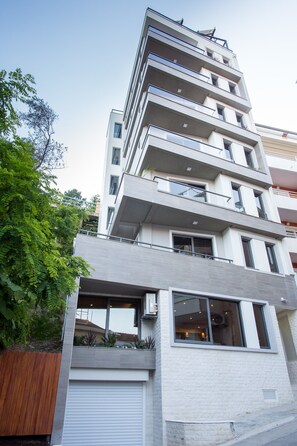Front of property - Garni Hotel Arka (Budva)