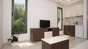 Comfort Apartment, 1 Bedroom, Balcony, Sea View | Desk, cribs (free), WiFi (free) - Garni Hotel Arka (Budva)