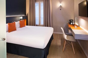 Standard Room, 1 Double Bed | In-room safe, desk, soundproofing, free cribs/infant beds