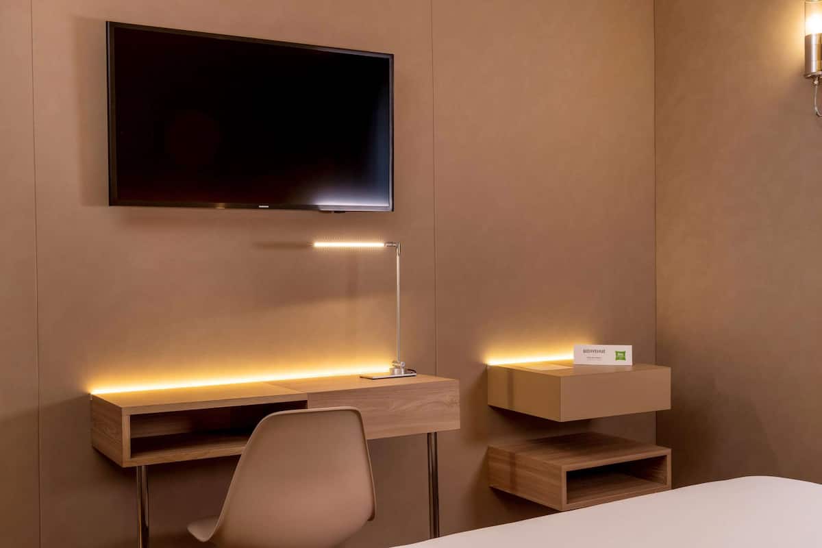In-room safe, desk, soundproofing, free cots/infant beds