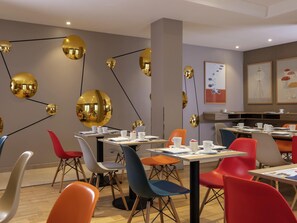 每日供應吃到飽早餐 (每人 EUR11)