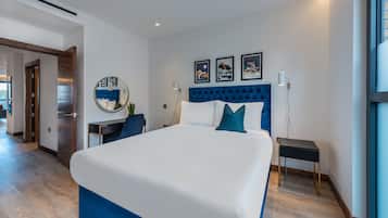 Two Bedroom Residence Apartment | Coffres-forts dans les chambres, décoration personnalisée