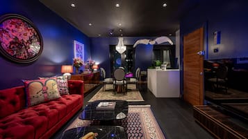 Hux Penthouse | 起居區 | 40-吋平面電視、數位頻道、電視