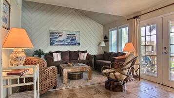 House, 3 Bedrooms | Living area