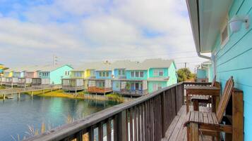 Kondominium, 4 kamar tidur | Balkon