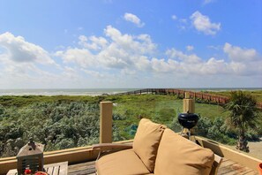 House, 4 Bedrooms | Balcony