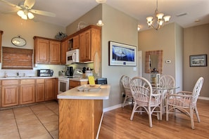 House, 4 Bedrooms | Private kitchen | Fridge, microwave, coffee/tea maker