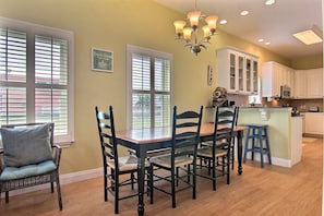 House, 3 Bedrooms | In-room dining