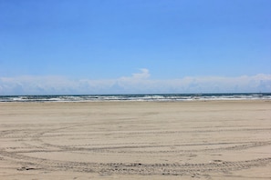 Beach nearby - Sea Turtle 118FD (Port Aransas)