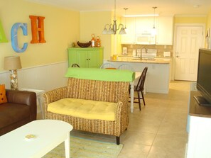 Condo, 2 chambres | Salle de séjour