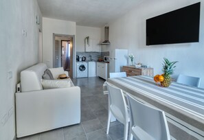 Lägenhet - 1 sovrum | Eget kök | Stort kylskåp, mikrovågsugn, ugn och spishäll