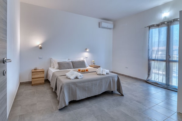 Lägenhet - 1 sovrum | 1 sovrum, skrivbord, ljudisolering och strykjärn/strykbräda