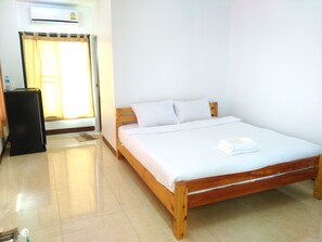 Schreibtisch, kostenloses WLAN