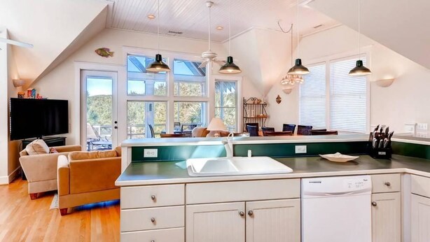 Family House, 3 Bedrooms | Living area - All Inn 3 Bedroom Holiday Home By Bald Head Island (Bald Head Island)