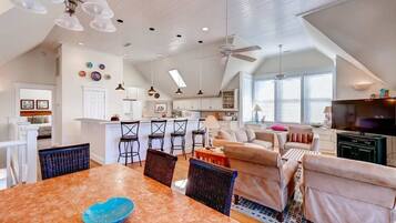 Family House, 3 Bedrooms | Living area