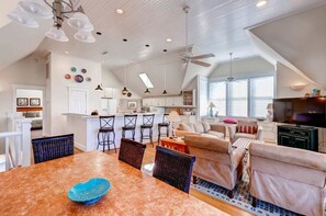 Family House, 3 Bedrooms | Living area