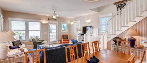 Maison familiale, 3 chambres, vue sur lâocĂ©an, face Ă la mer | Repas dans la chambre