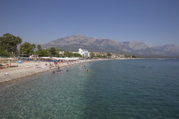 Beach nearby, sun loungers, beach umbrellas - Tokay Hotel (Kemer)