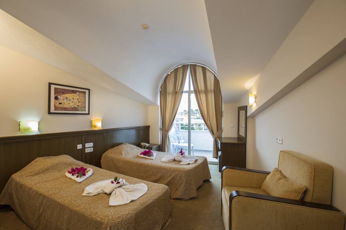 Standard Double or Twin Room, 1 Double or 2 Single Beds