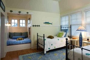 Family House, 4 Bedrooms, Ocean View, Sea Facing | 4 bedrooms, free WiFi