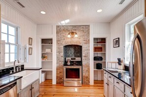 Familie huis, 3 slaapkamers, uitzicht op zee, uitzicht op zee | Privékeuken | Een koelkast, een microgolfoven, een koffiezetapparaat/waterkoker