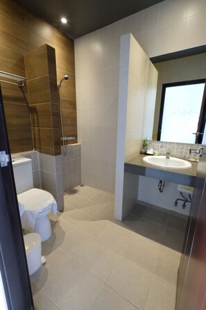 Superior Double Room | Individually decorated, individually furnished, blackout drapes - H Hotel Phrasing (Chiang Mai)