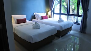 Deluxe Twin Room | 遮光布/窗簾、隔音、免費無線上網、獨特裝潢