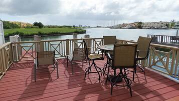 Standard Townhome, 2 Bedrooms, Kitchen, Marina View | Terrace/patio