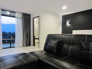 Quarto luxo | Cofres nos quartos, cortinas blackout, Wi-Fi de cortesia