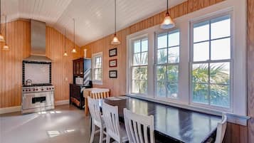 Family House, 3 Bedrooms, Ocean View, Sea Facing | Private kitchen | Fridge, microwave, coffee/tea maker