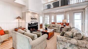 Family House, 6 Bedrooms, Ocean View, Sea Facing | Living area