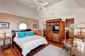 Family House, 5 Bedrooms, Ocean View, Sea Facing | 5 bedrooms, free WiFi - Coastal Beach House 5 Bedroom Holiday Home By Bald Head Island (Bald Head Island)